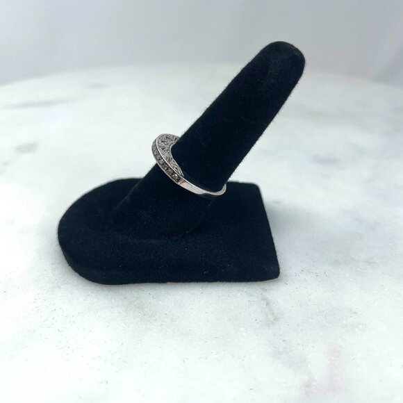 MDJ Clear Light Yellow Diamond 0.16 CTW Sterling Silver 925 Ring, Size 5 - Picture 7 of 10